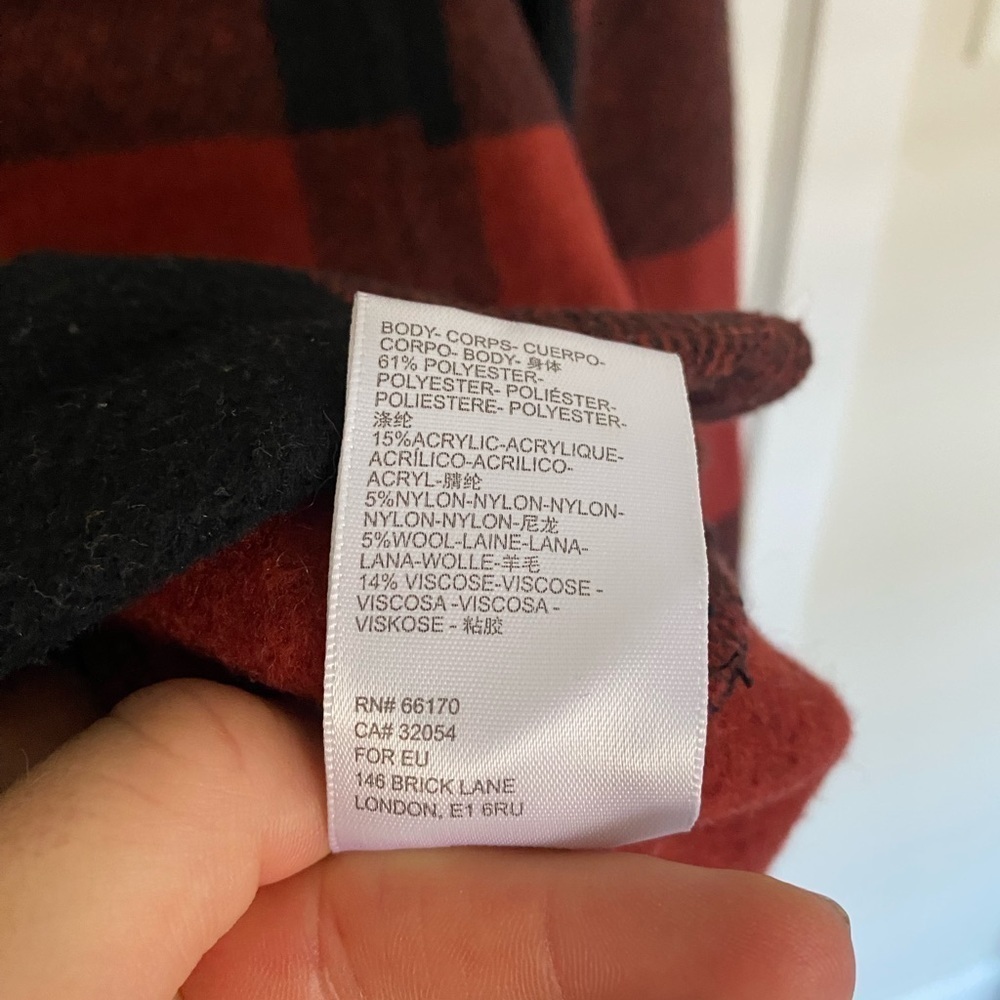 BDG Red Black Plaid Flannel Jacket Size Small - Picture 9 of 9